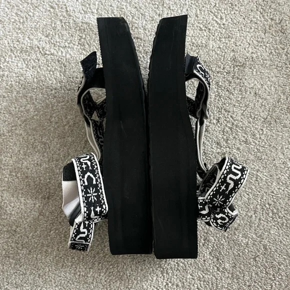 Teva flat form sandals - Picture 2 of 3